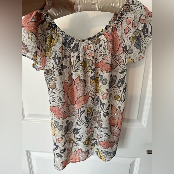 Off shoulder LOFT top - Picture 2 of 6